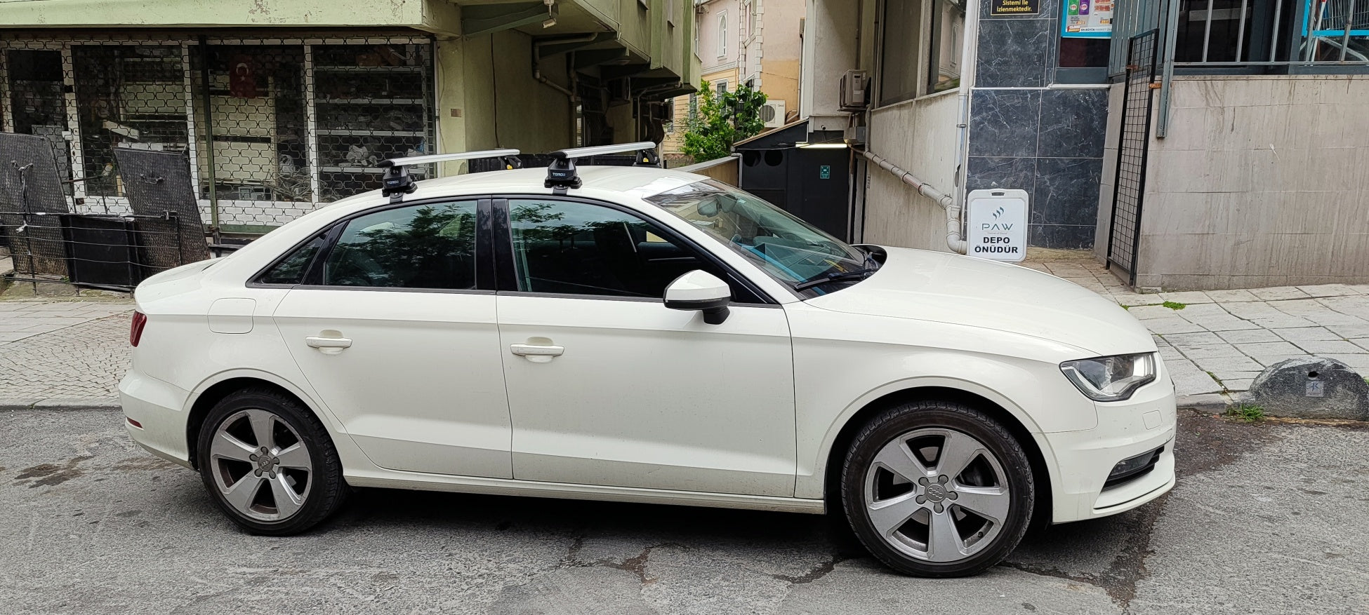For Audi A3 Sedan Roof Rack Cross Bars Normal Roof Alu Black 2013-Up For Audi A3 Sedan Roof Rack Cross Bars Normal Roof Alu Black 2013-Up